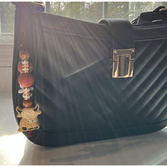 Highland Cow/Daisy Pink-White-Brown-Gold-Maroon Keychain Bag Water bottle Charm - Picture 4 of 5